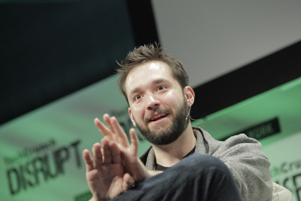 alexis ohanian steps down from reddit board asks for his seat to go to a black board member