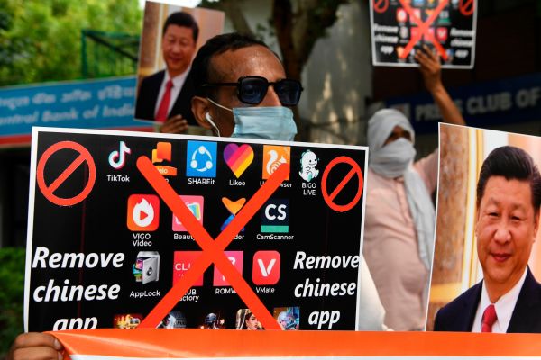 apple and google block dozens of chinese apps in india