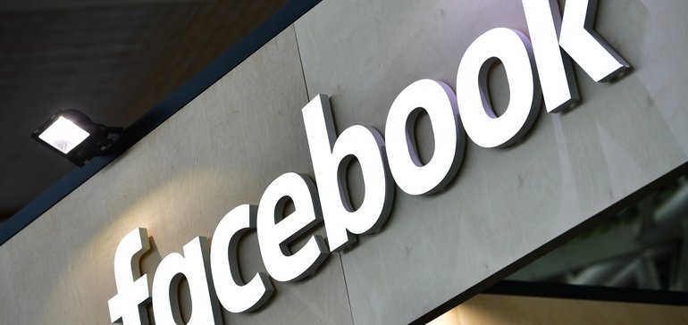 facebook to face heavy fines for allowing young users to sign up to its platforms under proposed australian law