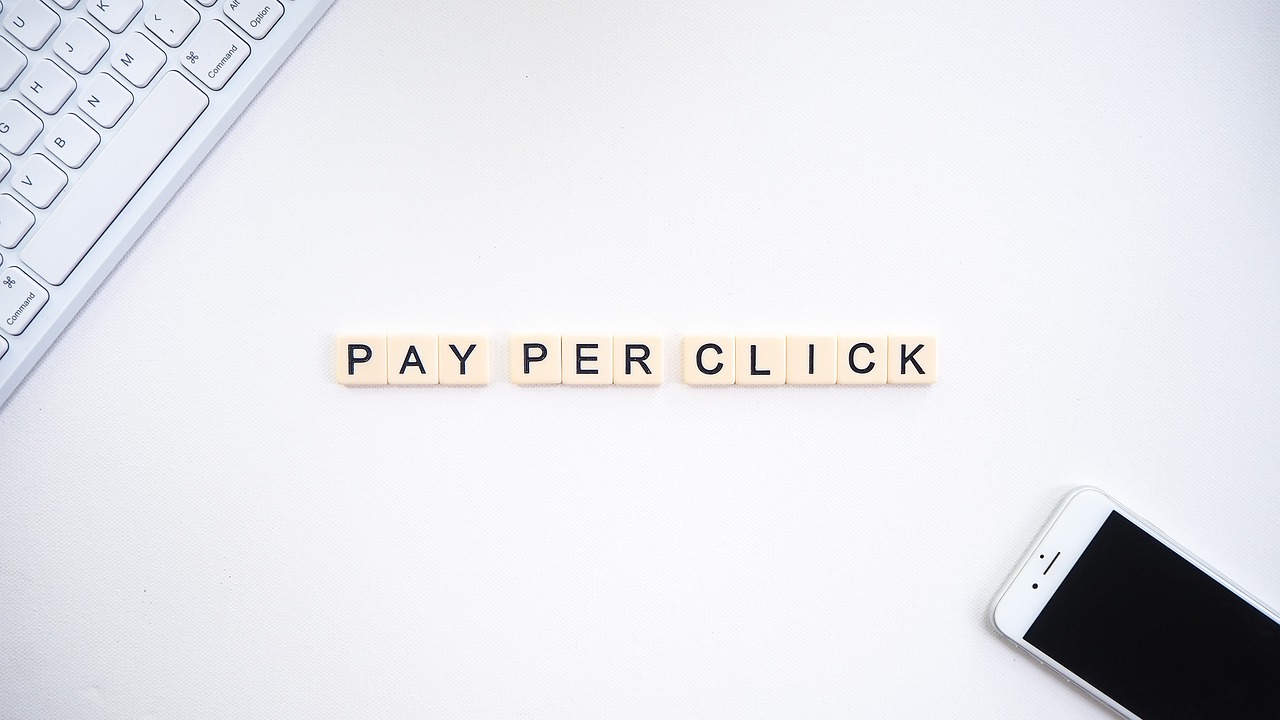 Pay Per Click Text on desk