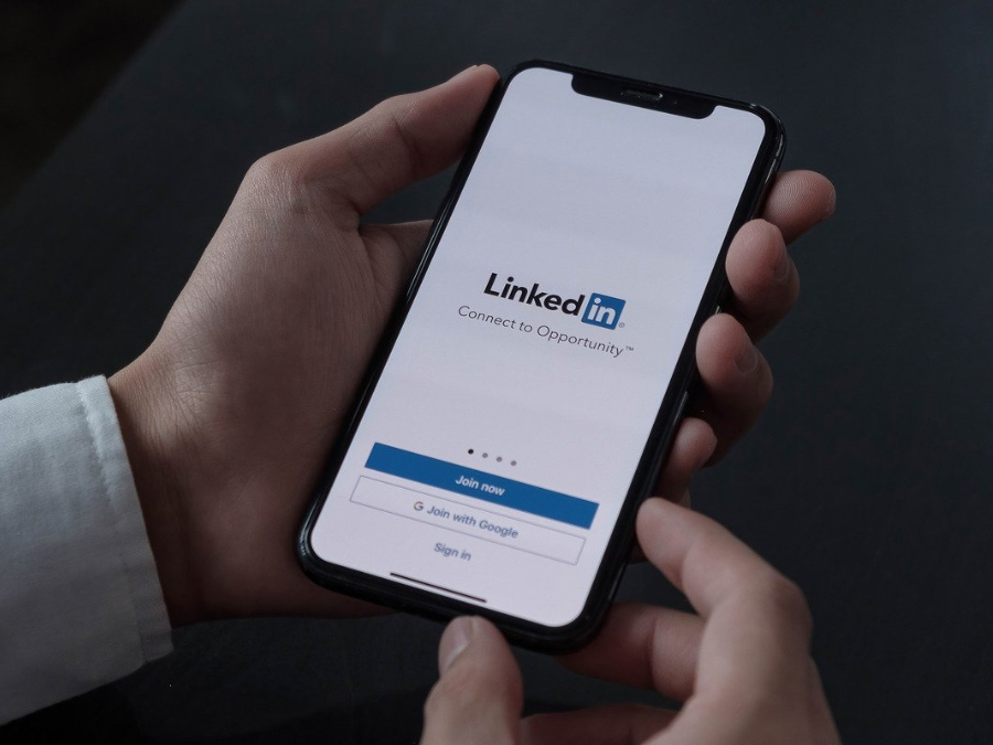 How LinkedIn became the next best option for media professionals, after Twitter | What’s New in Publishing