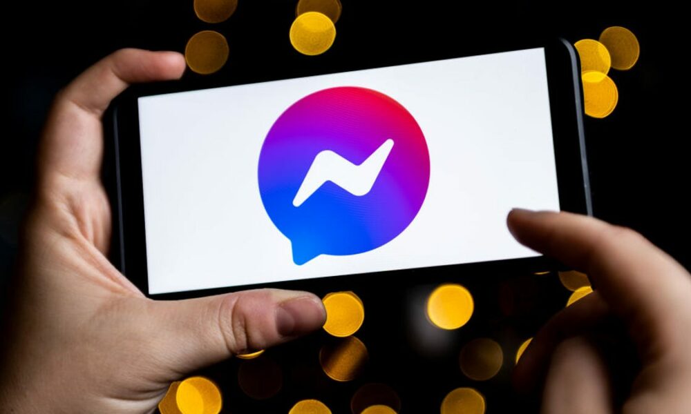 How to spruce up your Facebook Messenger chats by adding a theme