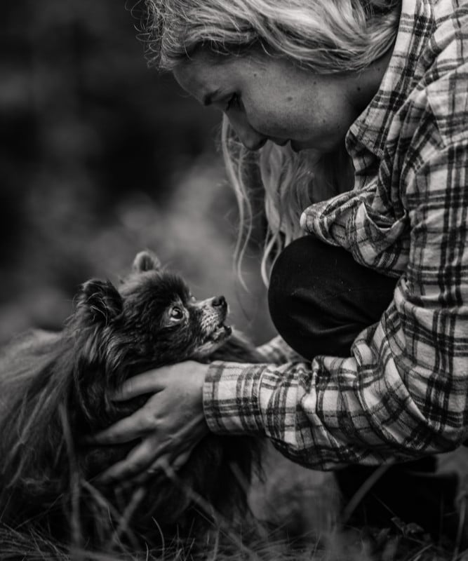 1677869919 140 Moving Photos Capture Peoples Final Moments with Their Pets