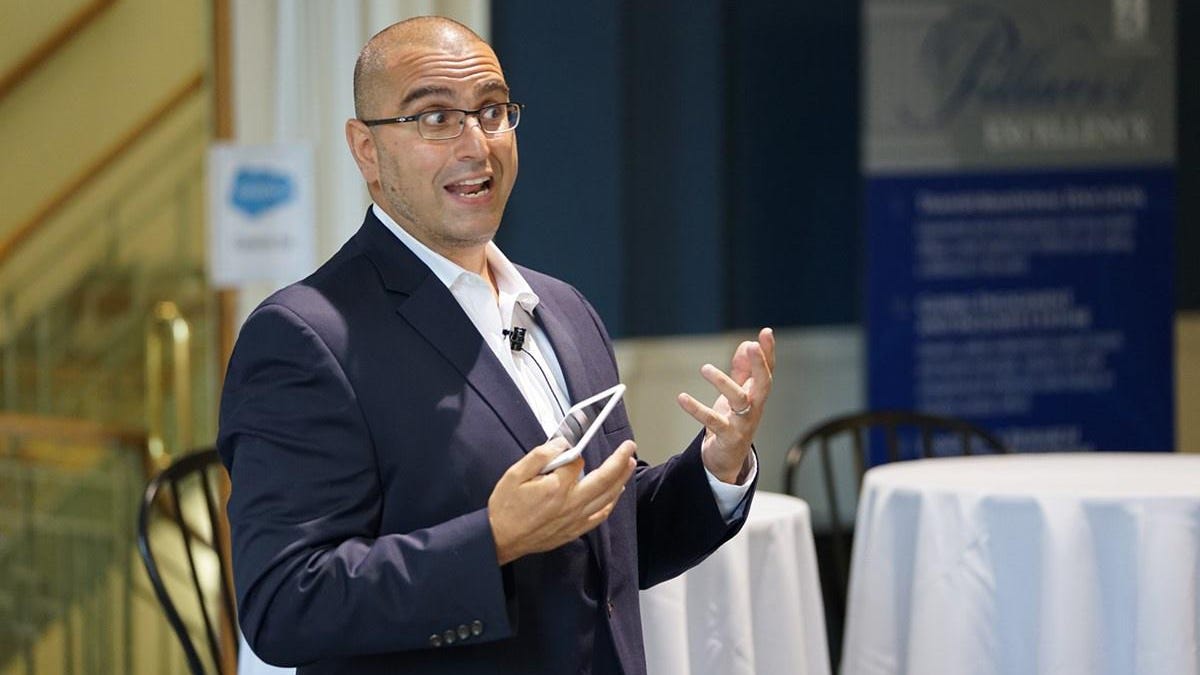 The Marvelous Networking Strategy Of Salesforce Chief Digital Evangelist Vala Afshar