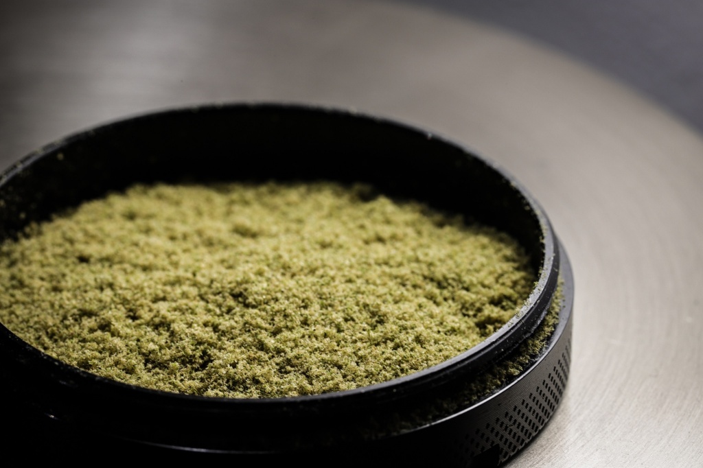 Kief at the bottom of a grinder can you dab kief