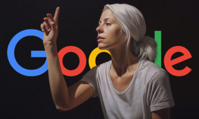 Kvinna Teckenspråk Med Google Logotyp Bakgrund