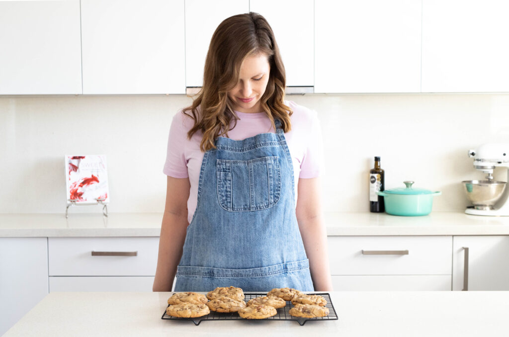 How This 35 Year Old Earns 6 FiguresYear From Her Baking Blog