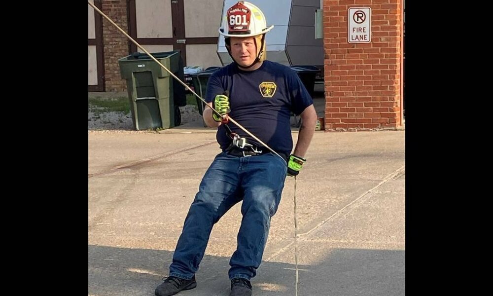 ‘Mayday, firefighter down’: Call goes out as Kansas fire chief hurt in fire, explosion