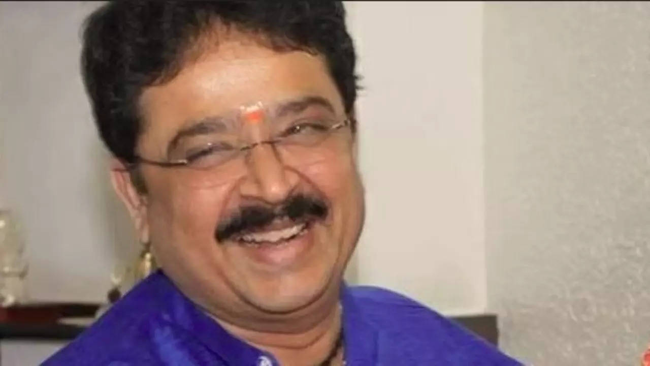 'We Are Now Suffering From Virtual Information Diarrhoea': Madras HC Refuses To Quash Criminal Cases Filed Against S Ve Shekher