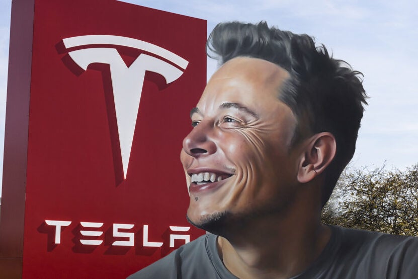 Is Elon Musk's Success A Result Of Deception? Facebook Co-Founder Challenges True Impact Of Tesla, SpaceX - Meta Platforms (NASDAQ:META), Tesla (NASDAQ:TSLA)