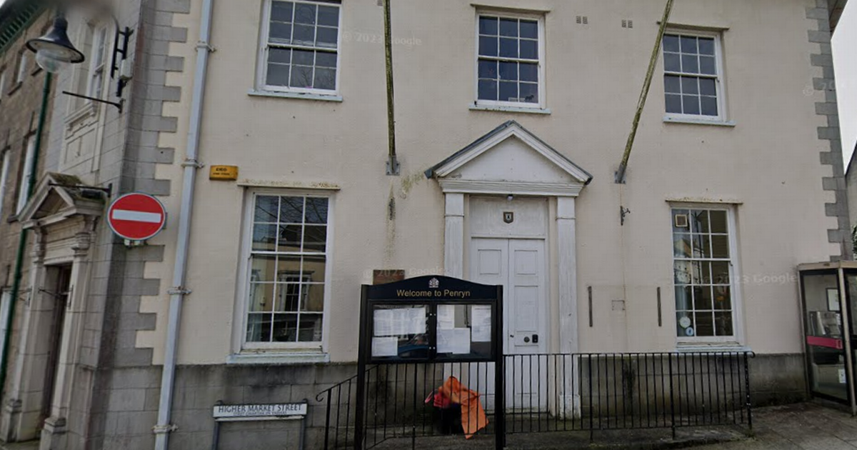 Penryn Council unable to turn off blaring alarm because all its ladders are 'too short'