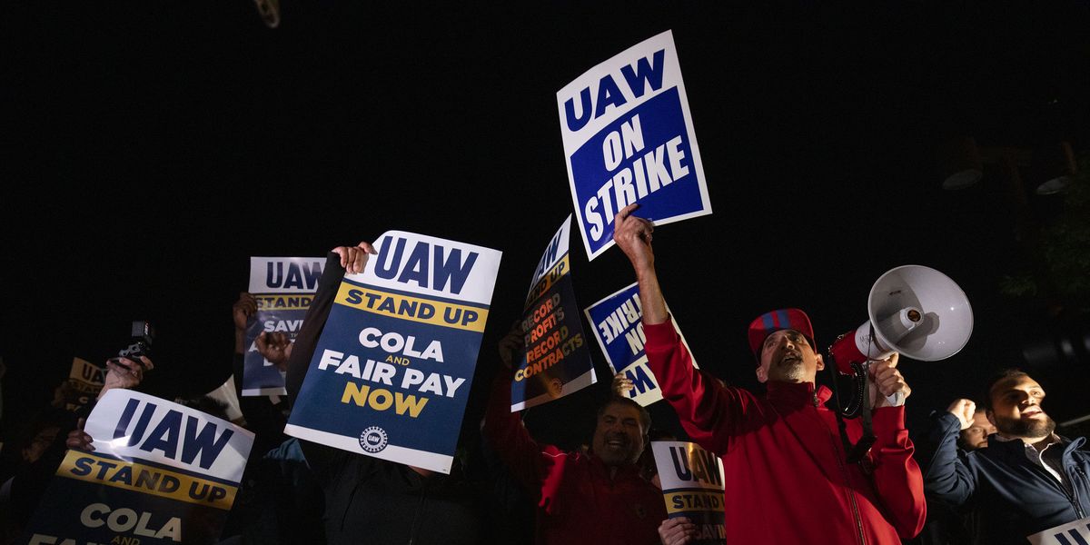 UAW’s Second Stand-Up Strike Targets GM and Stellantis Parts Warehouses