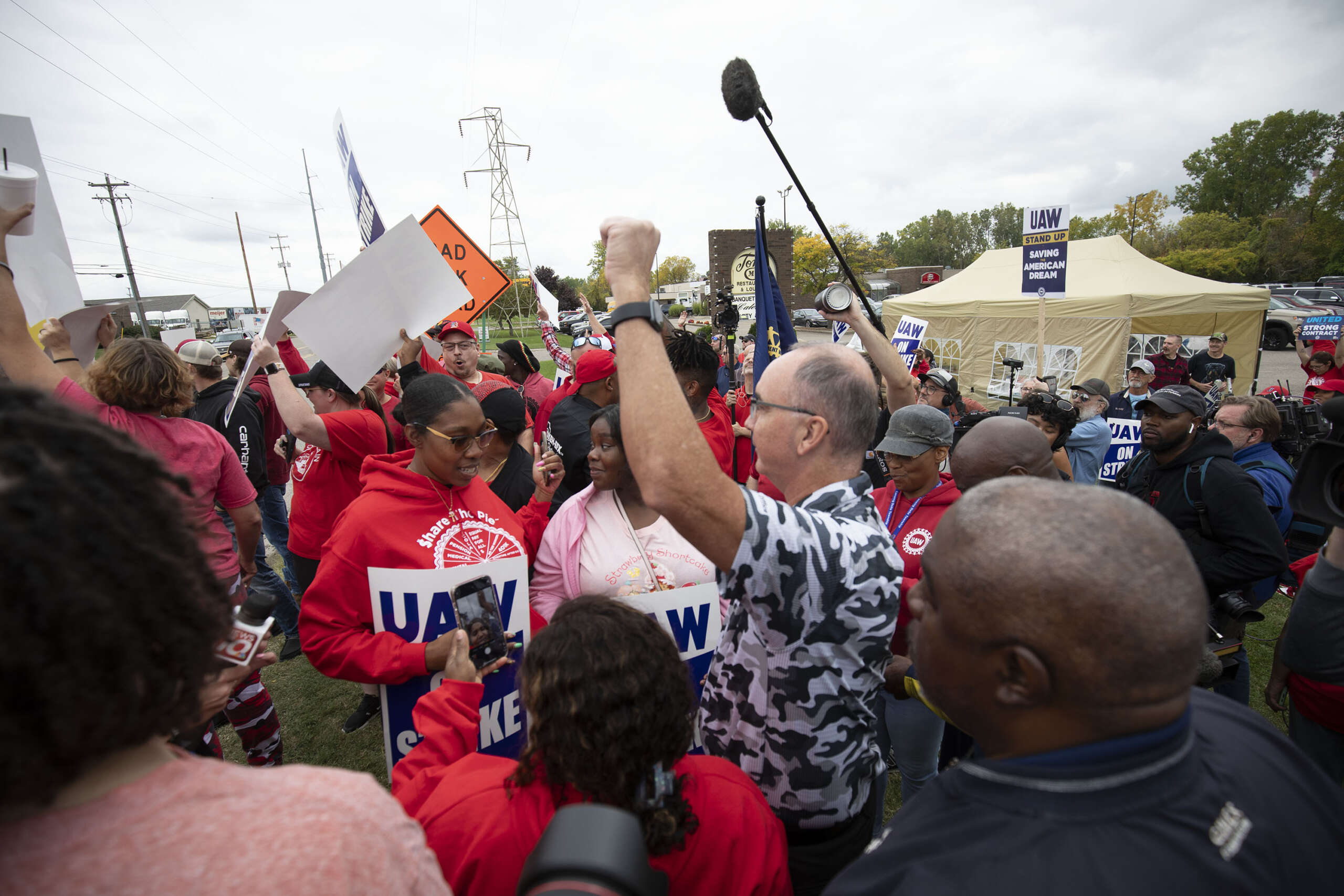 United Auto Workers Announce Major Progress in Big 3 Strike Negotiations